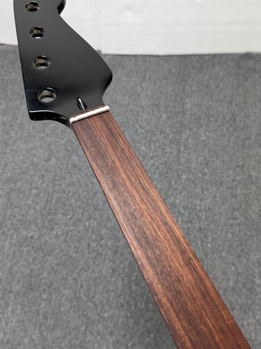 Black fretless maple string - black,